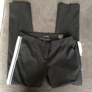 Amanda + Chelsea Contemporary Fit Narrow Leg .